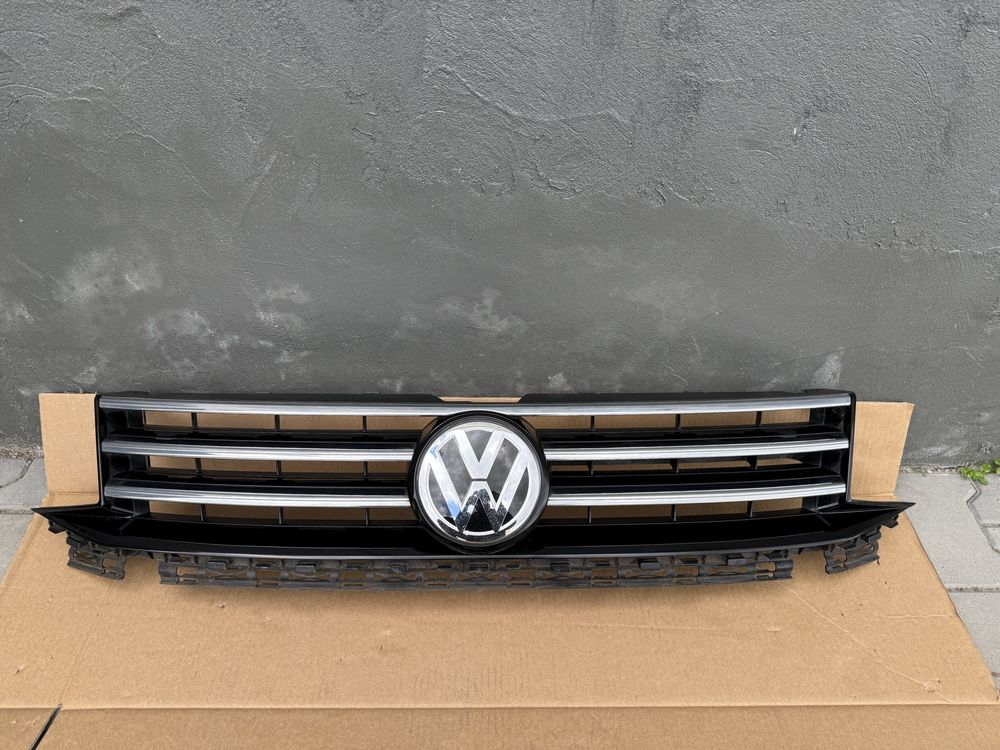 Решітка радіатора решотка радиатора VW Caddy 2K5 Кадді 2К5 15-20рр