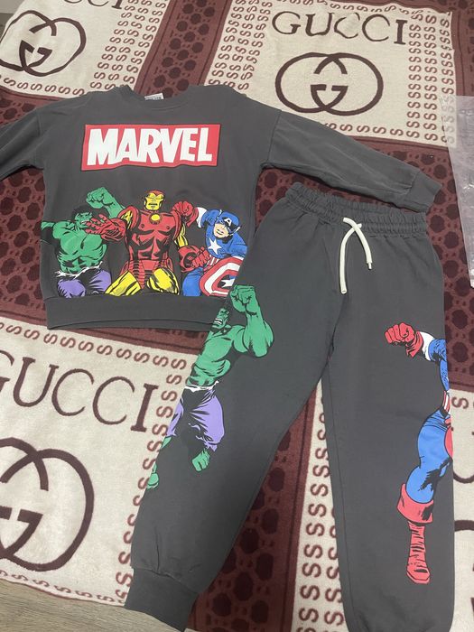 Продам спортивный костюм