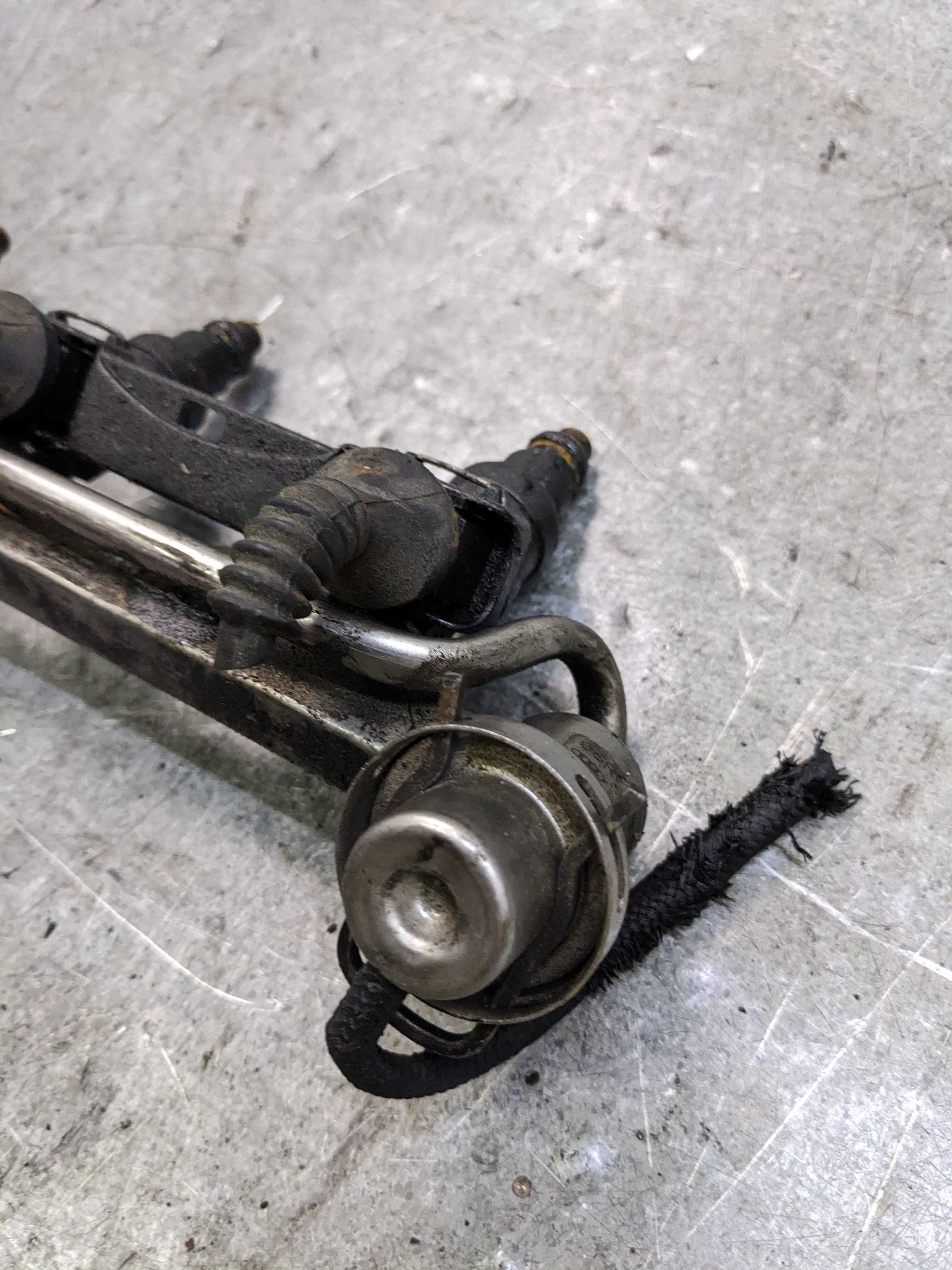 Audi A3 8L 1.8T Listwa Wtryskowa