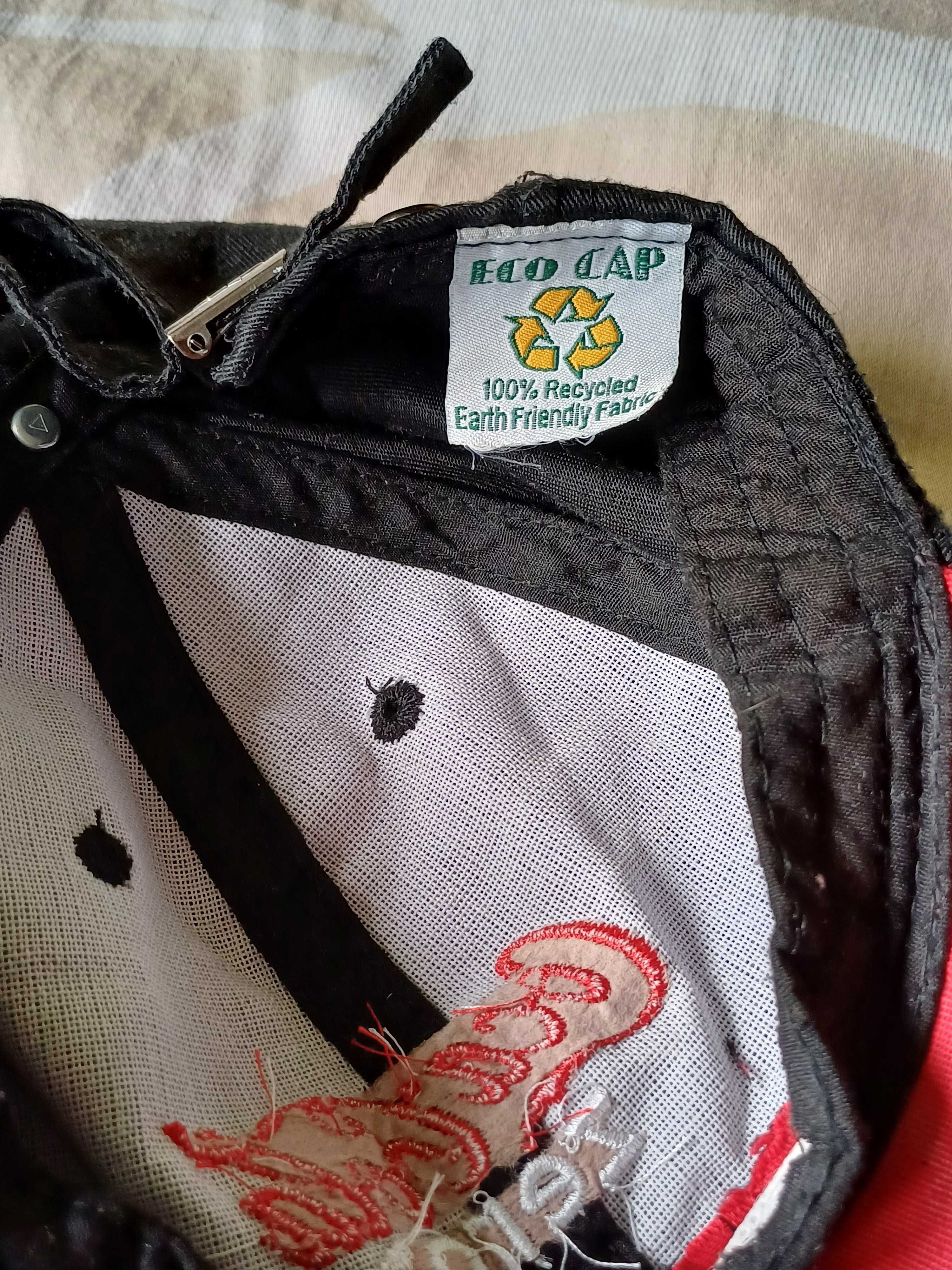 Czapka z daszkiem czarna z logo Coca Cola Zero stan idealny.