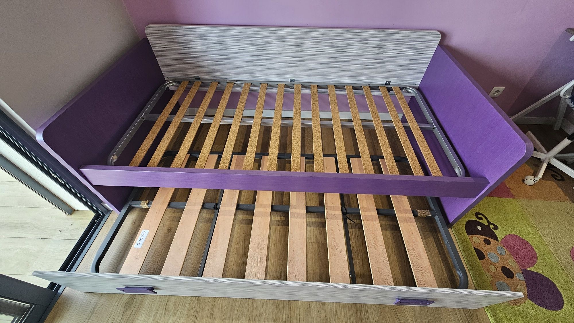 Cama de solteiro em excelente estado