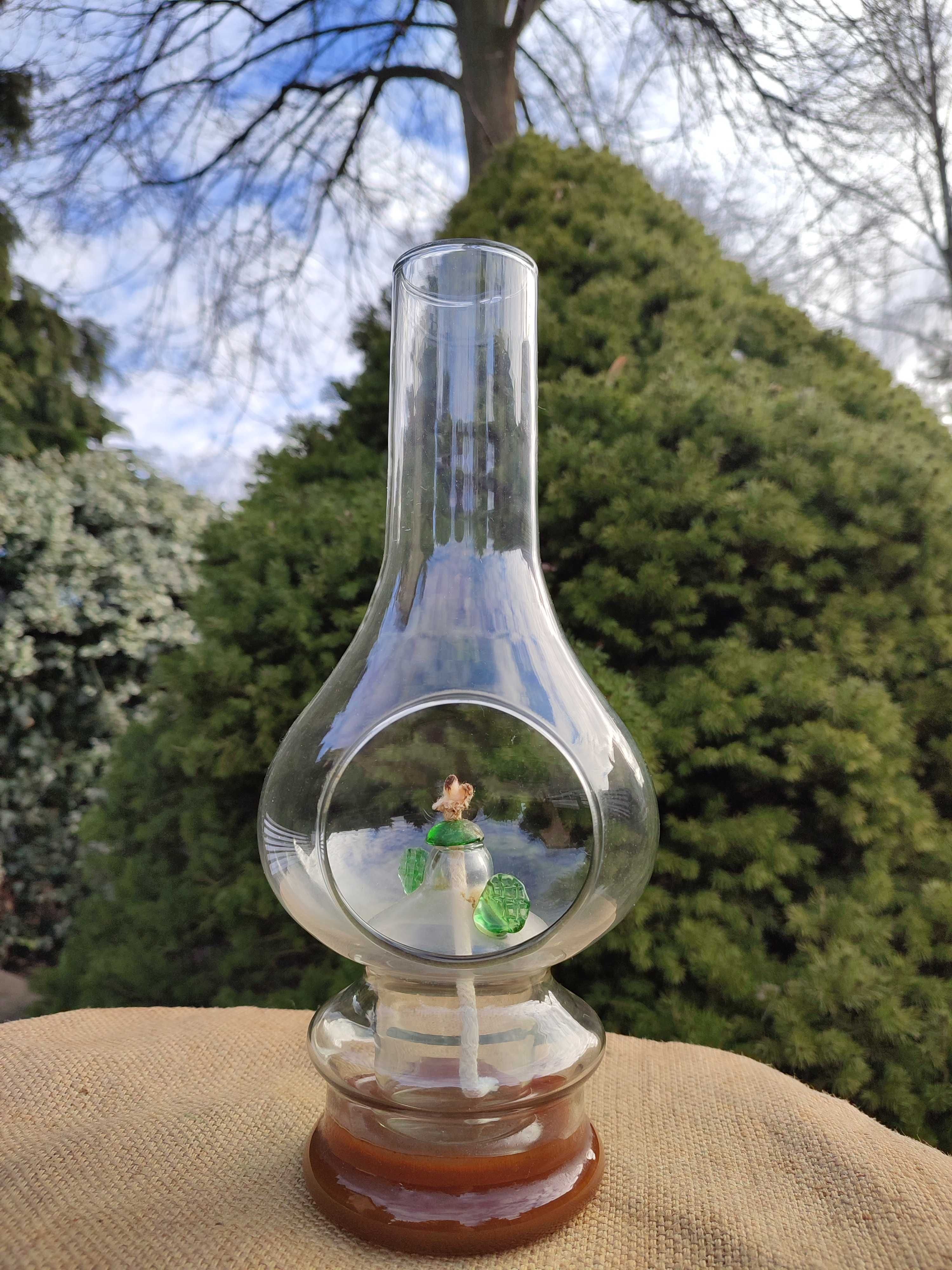 Lampa naftowa w całości ze szkła