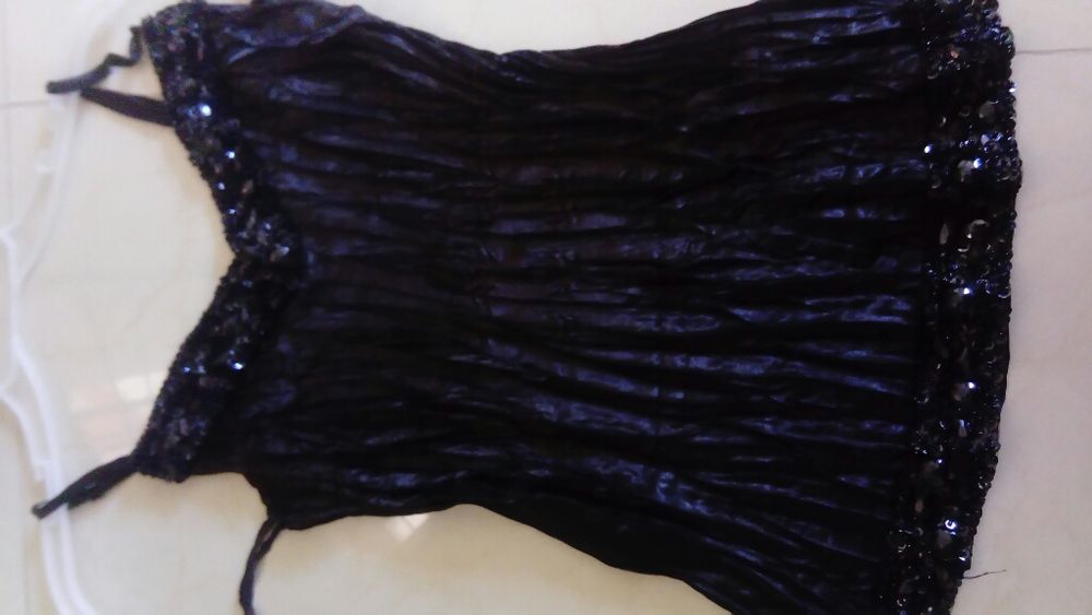 Bluzeczka na ramiączkach  rozmiar 12UK/40 obszyta koralikami cekinami