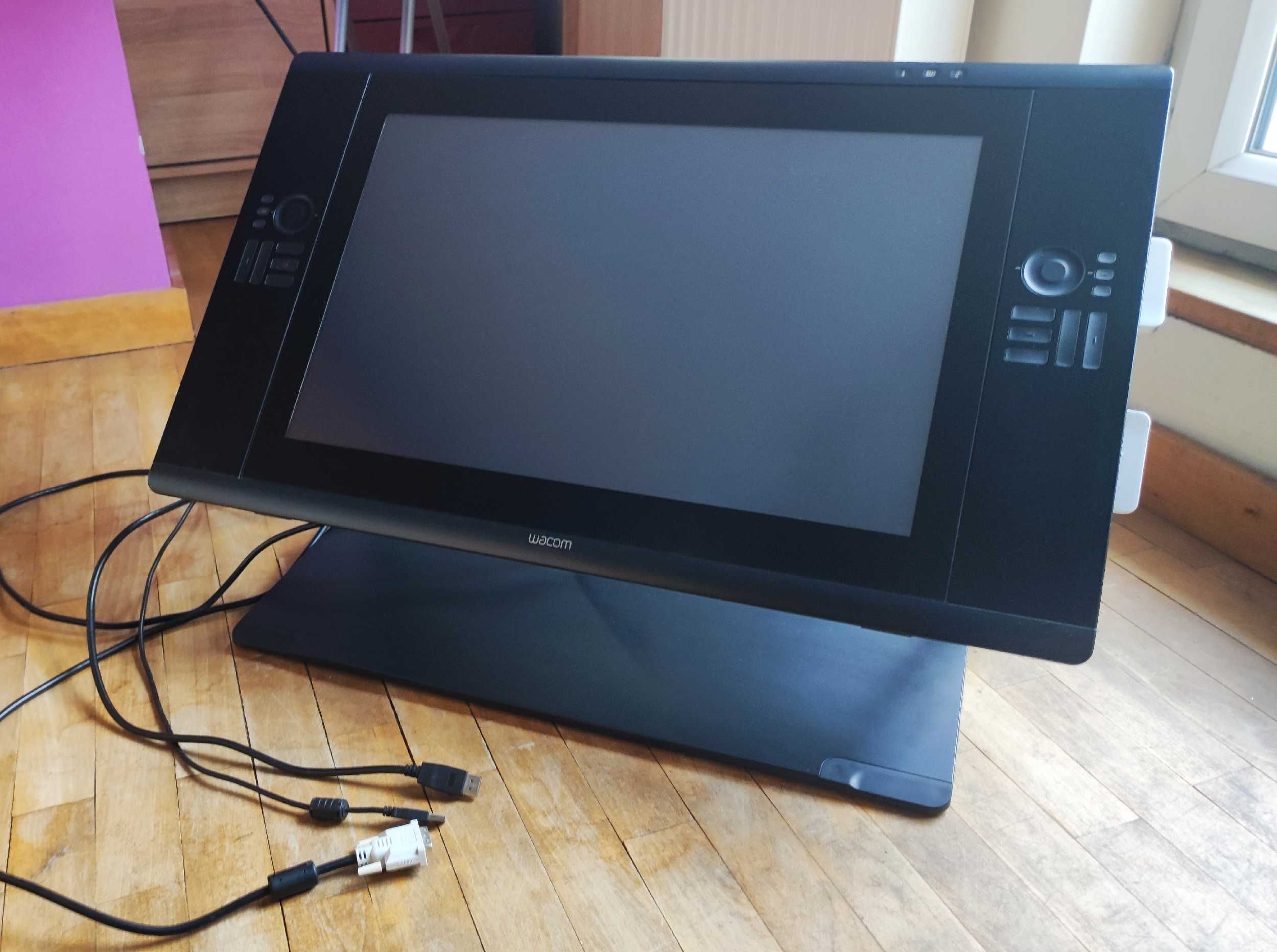 Wacom LCD Cintiq 24HD Touch