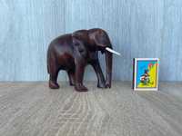 Фигурка слона вырезанная из цельного дерева, Азия, 12,5х10х6,5 см.