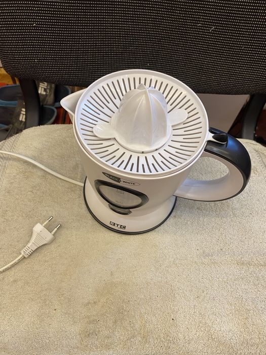 Цытрусовая соковыжималка