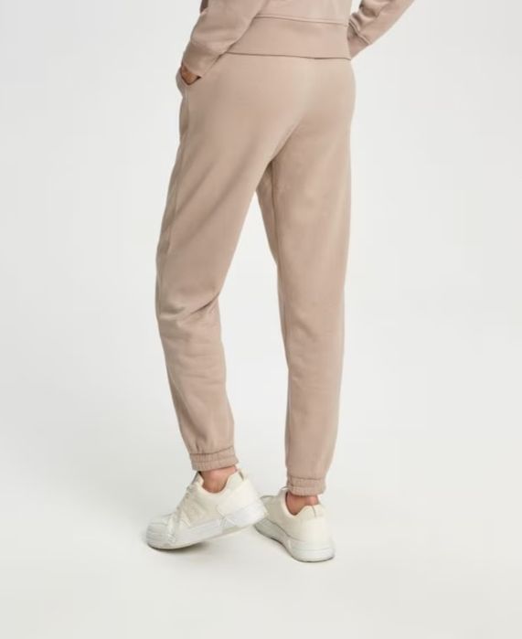 Жіночі спортивні штани з утеплювачем