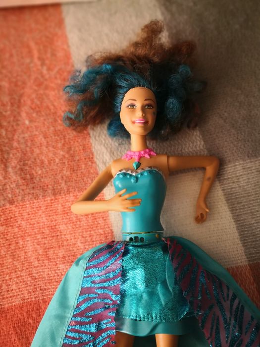 Lalka Barbie grająca