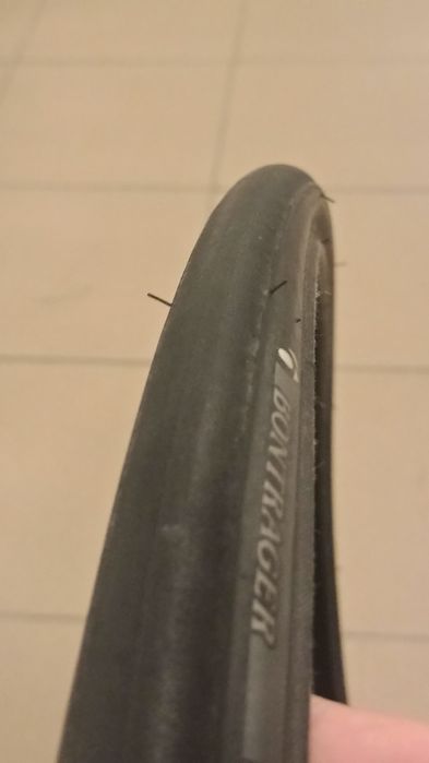 Opony szosowe Bontrager R1 700x23