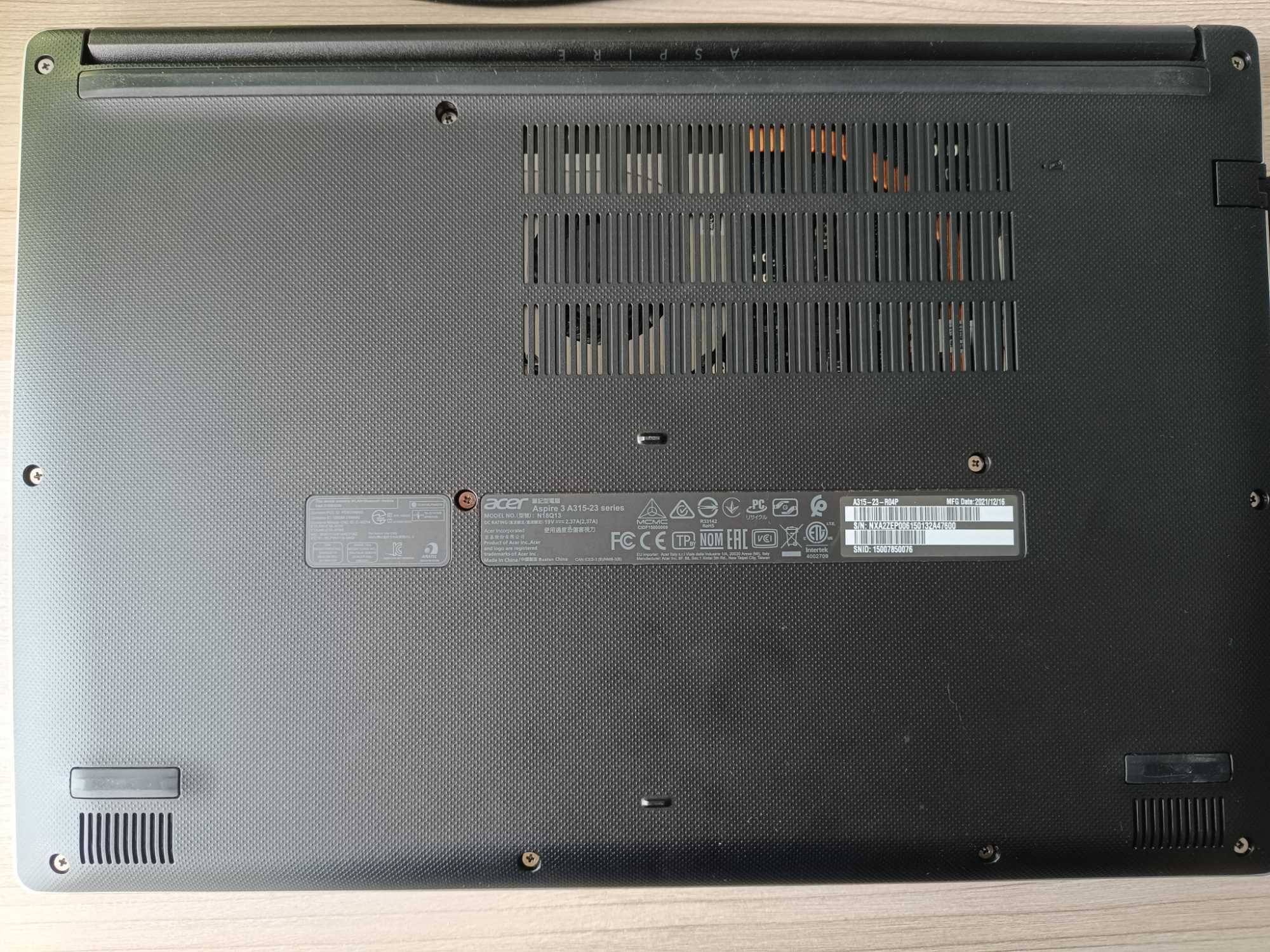 Laptop Acer Aspire 3 Athlon 3050U/8GB/64+240/Win11 Srebrny