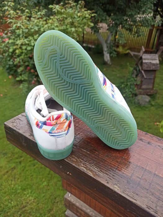 Кросівки Adidas superstar , жіночі.Розмір 37,5.