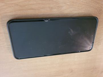 Samsung S20 uszkodzona szybka