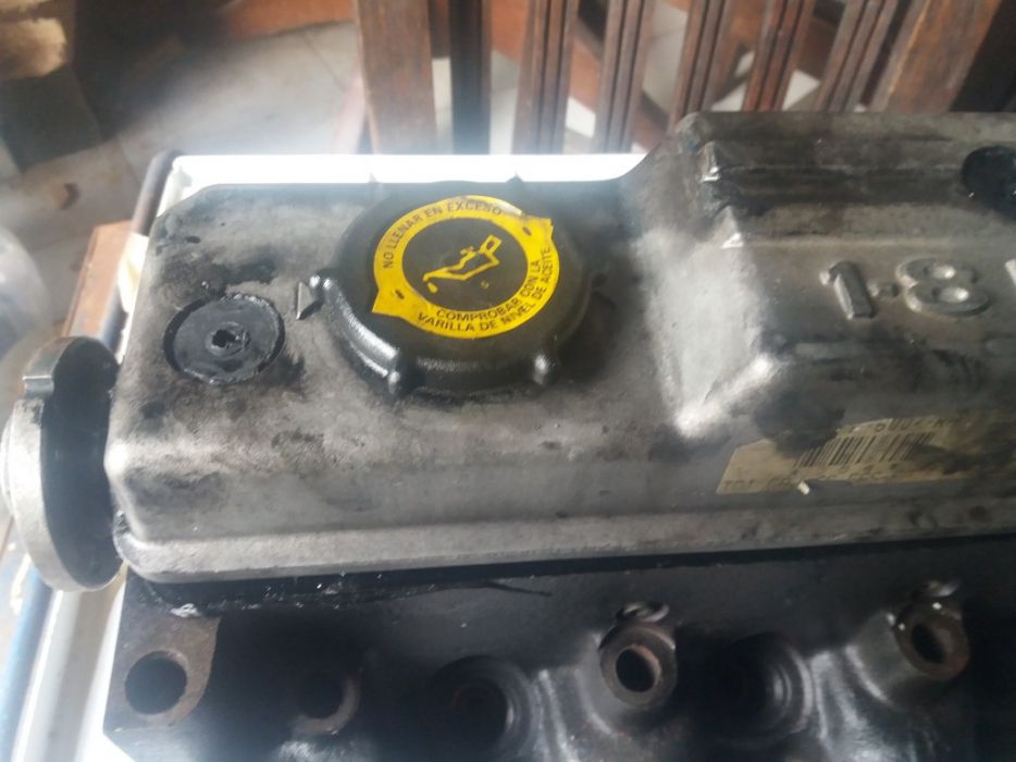 Vendo cabeça de motor , 1800 era de um turbo diesel da Ford fiesta1988