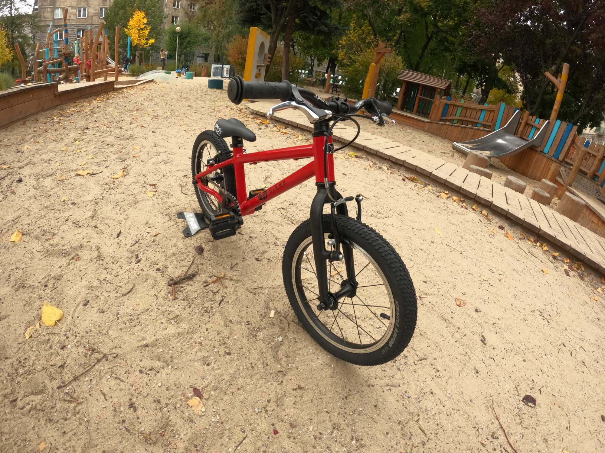 KUbikes 16L - superlekki 5,7 kg - bajkids.pl - Rower lekki jak Woom!