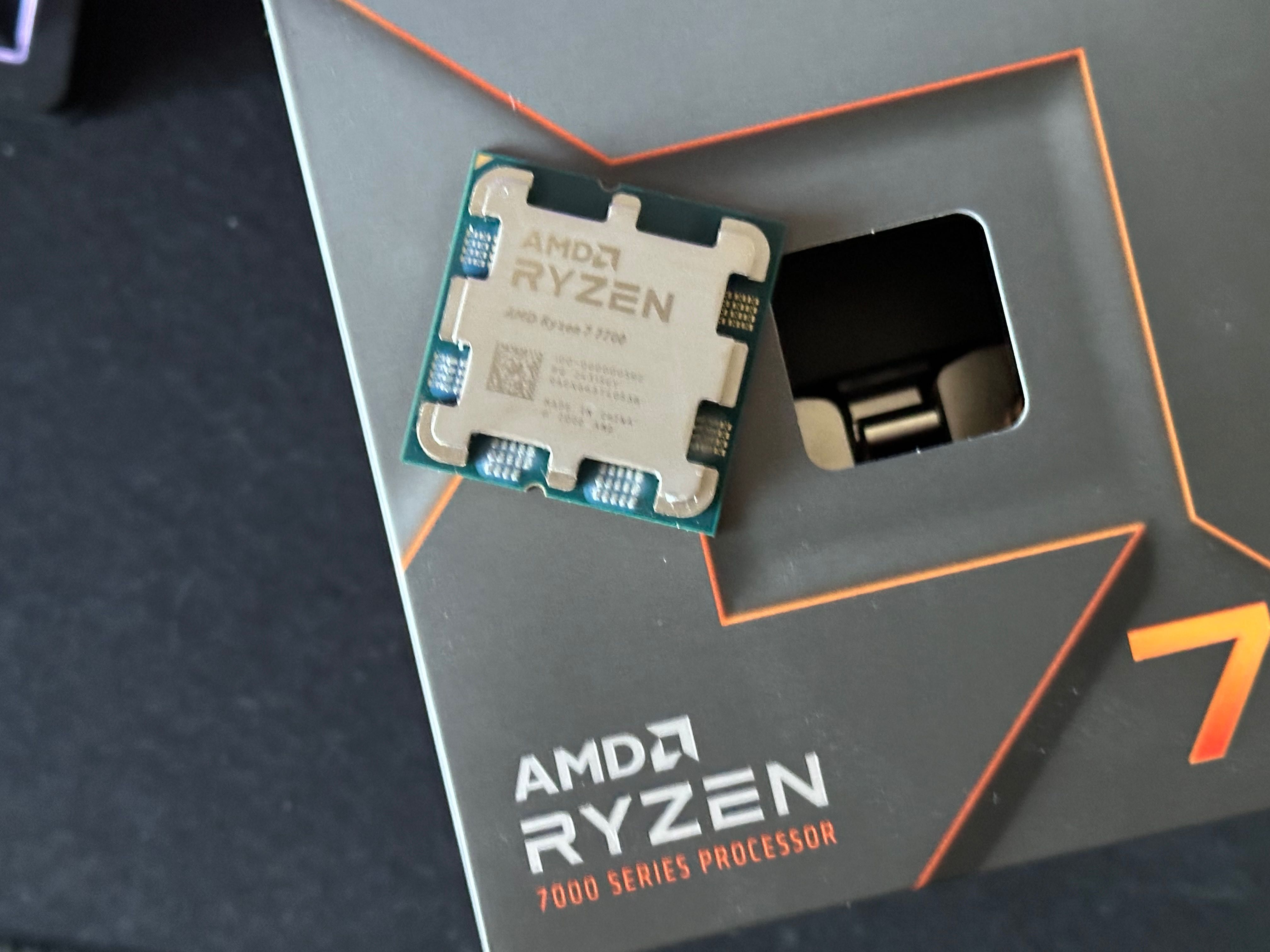 Процесор AMD Ryzen 7 7700