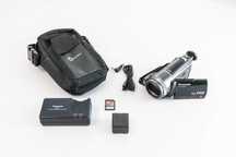 Kamera cyfrowa na kartę SD Panasonic HDC-TM300 - komplet