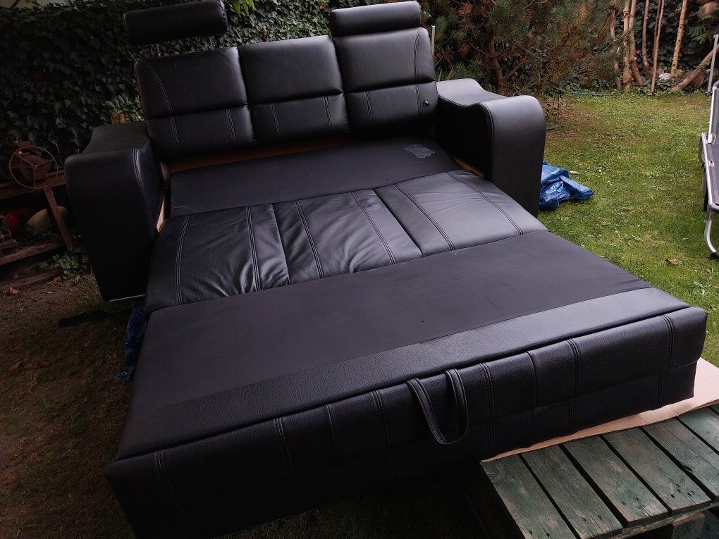 Sofa rozkładana czarna eko