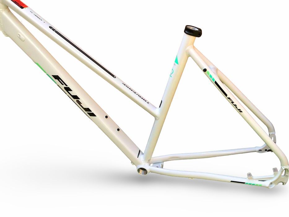 Rama Rowerowa Trekking Fuji Traverse 1.5 St Rozmiar 21" Biała