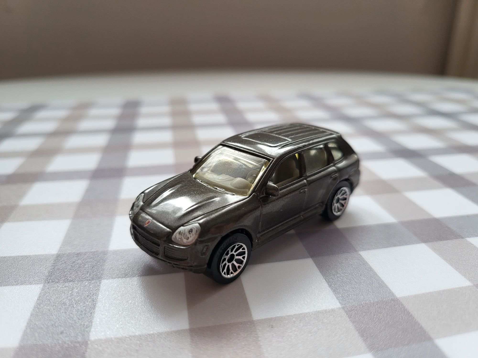 Matchbox Porsche Cayenne Turbo 1:64