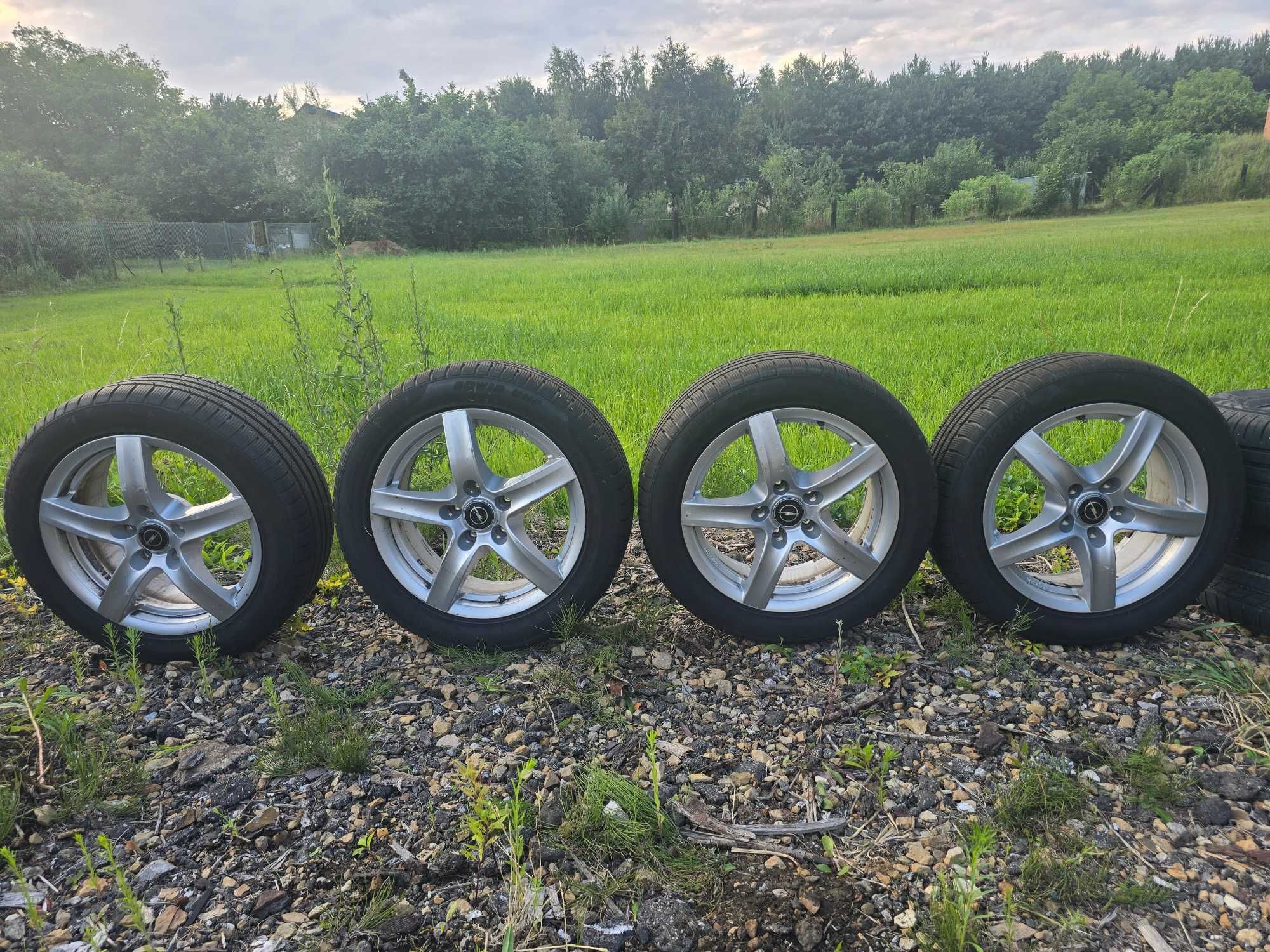 Alufelgi z oponami Opel Insignia Stan BdB 225/50/17