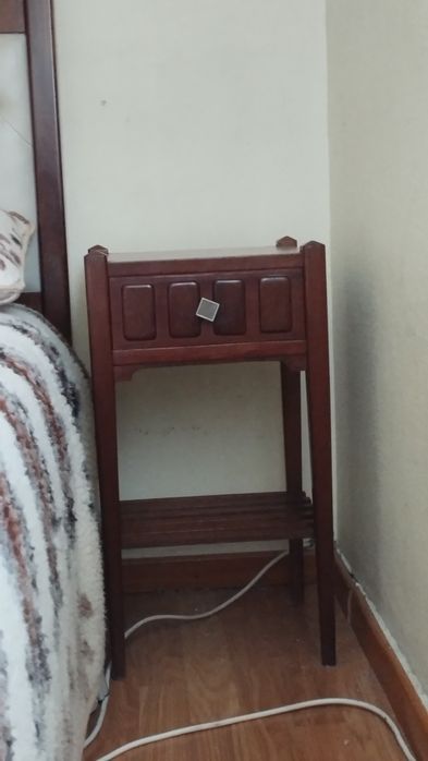 Vendo mobilia de quarto de casal em mogno