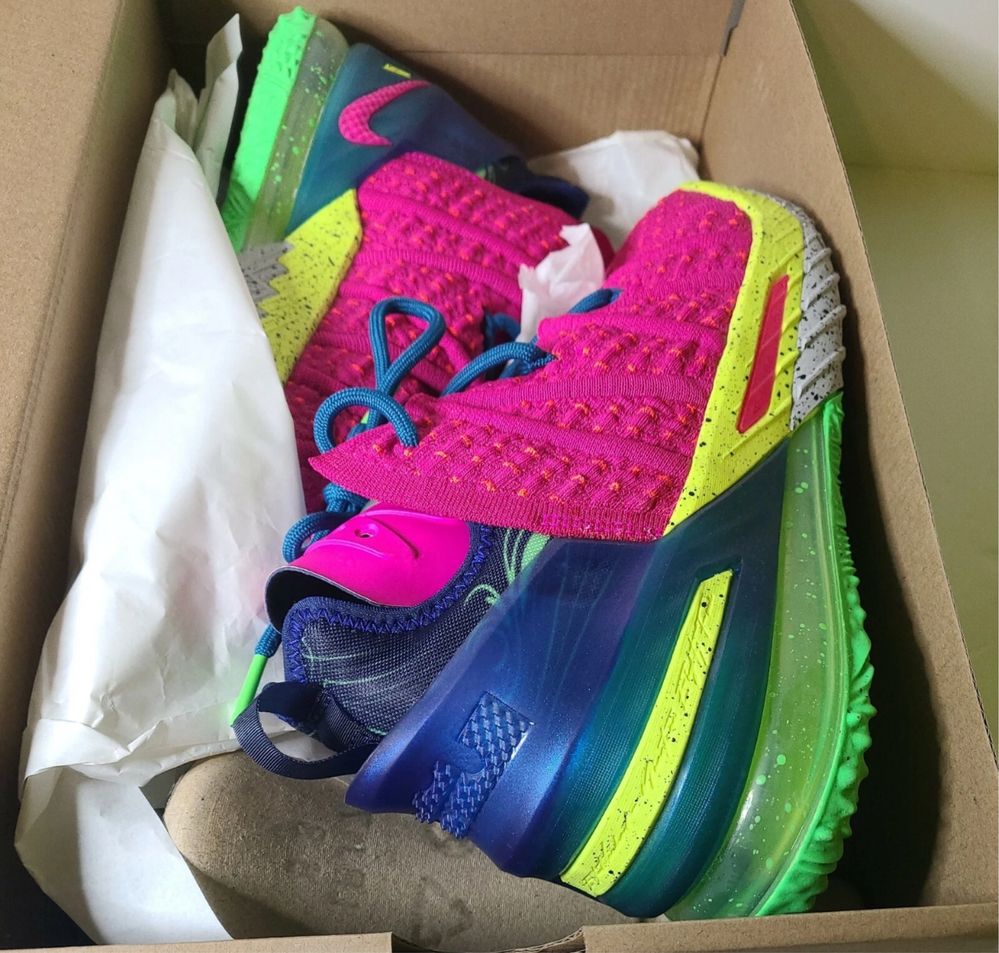 Nike Lebron 18 (10.5 US 28.5) XVIII Los Angeles By Night
