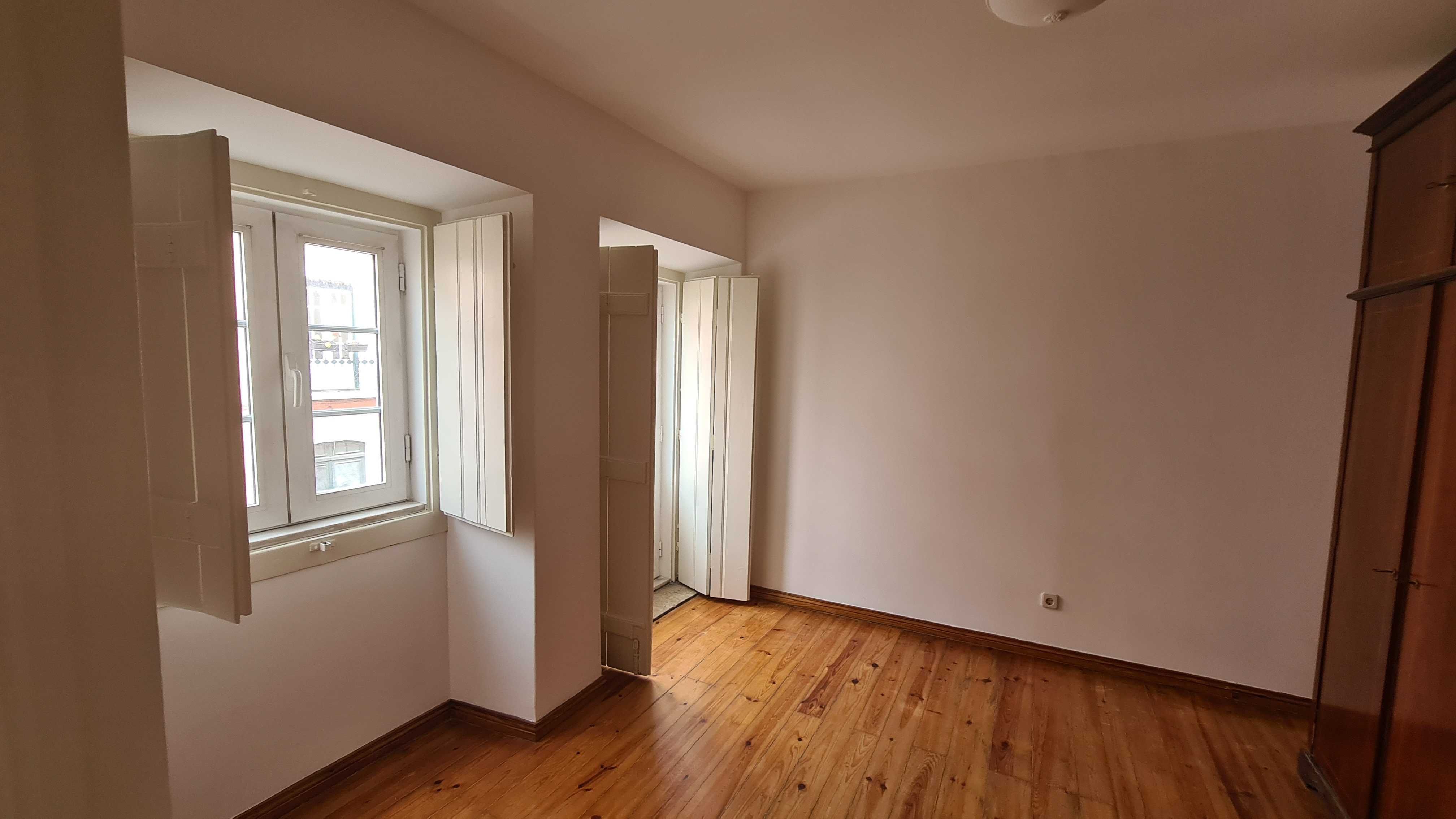 T2, 1º Andar, 50m2, na Rua de São Bento