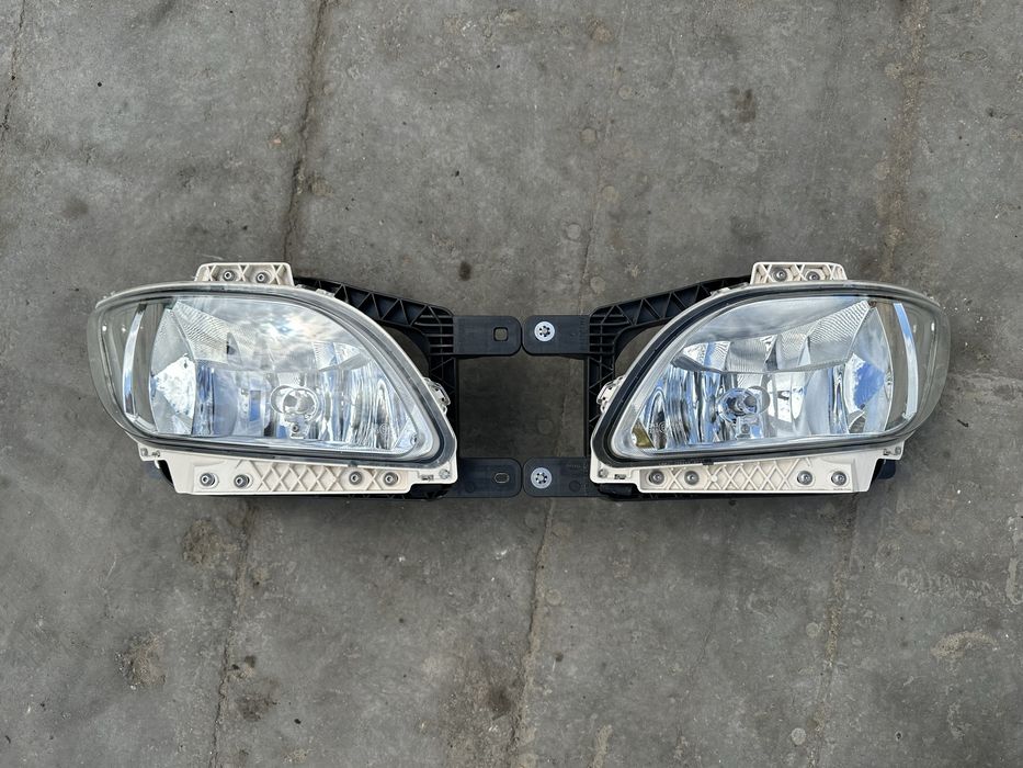 Фары противотуманные DAF XF 106 новые Оригинал