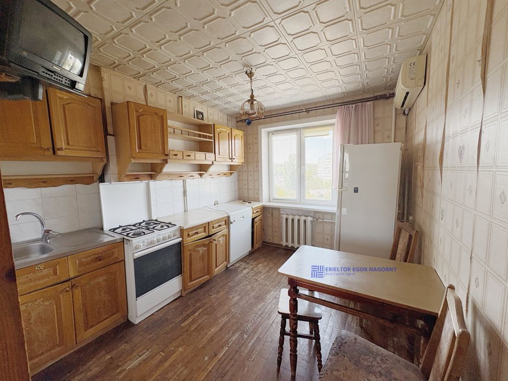 New Продам 3ккв, окремі кімнати + кладовка + паркомісце Красный Камень