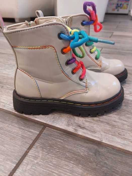 Buty zimowe kozaki lakierowane 25