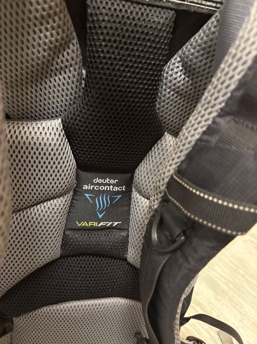 Nosidło turystyczne Deuter Kid Comfort Pro czarne szare