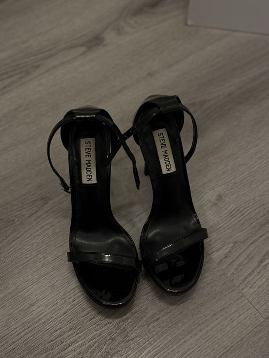 Жіночі босоніжки ,Steve Madden, чорні, лаковані