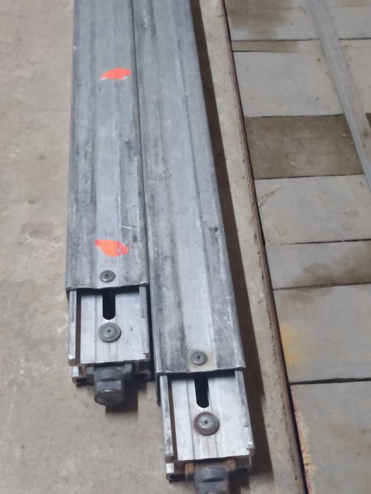 Поперечні планки кріплення вантажу