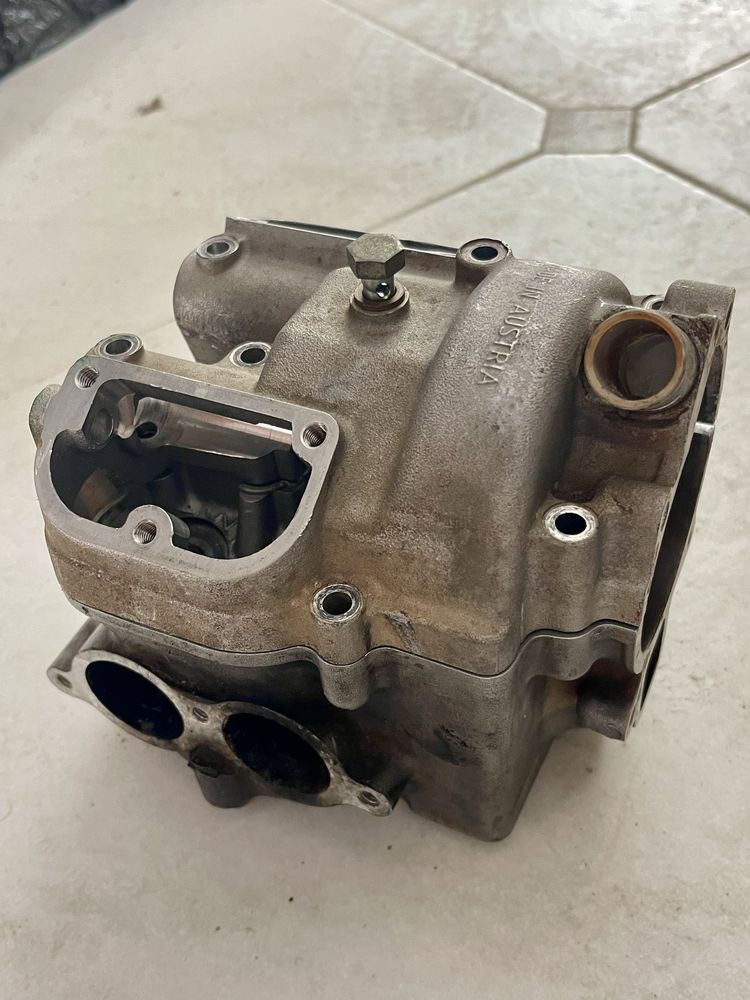 Cabeça motor + tampa valvulas Ktm 520exc