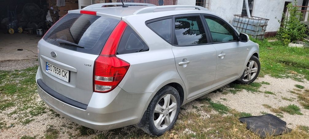 Kia ceed 1.6 crdi 2012 рік