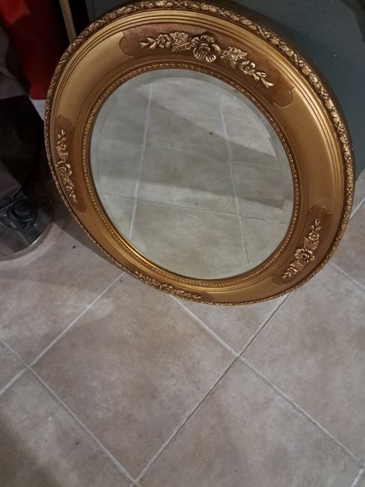 Espelho de parede dourado