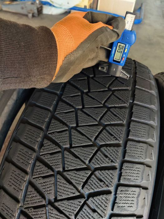 R20 235 55 Bridgestone Blizzak DM-V2 зимові шини