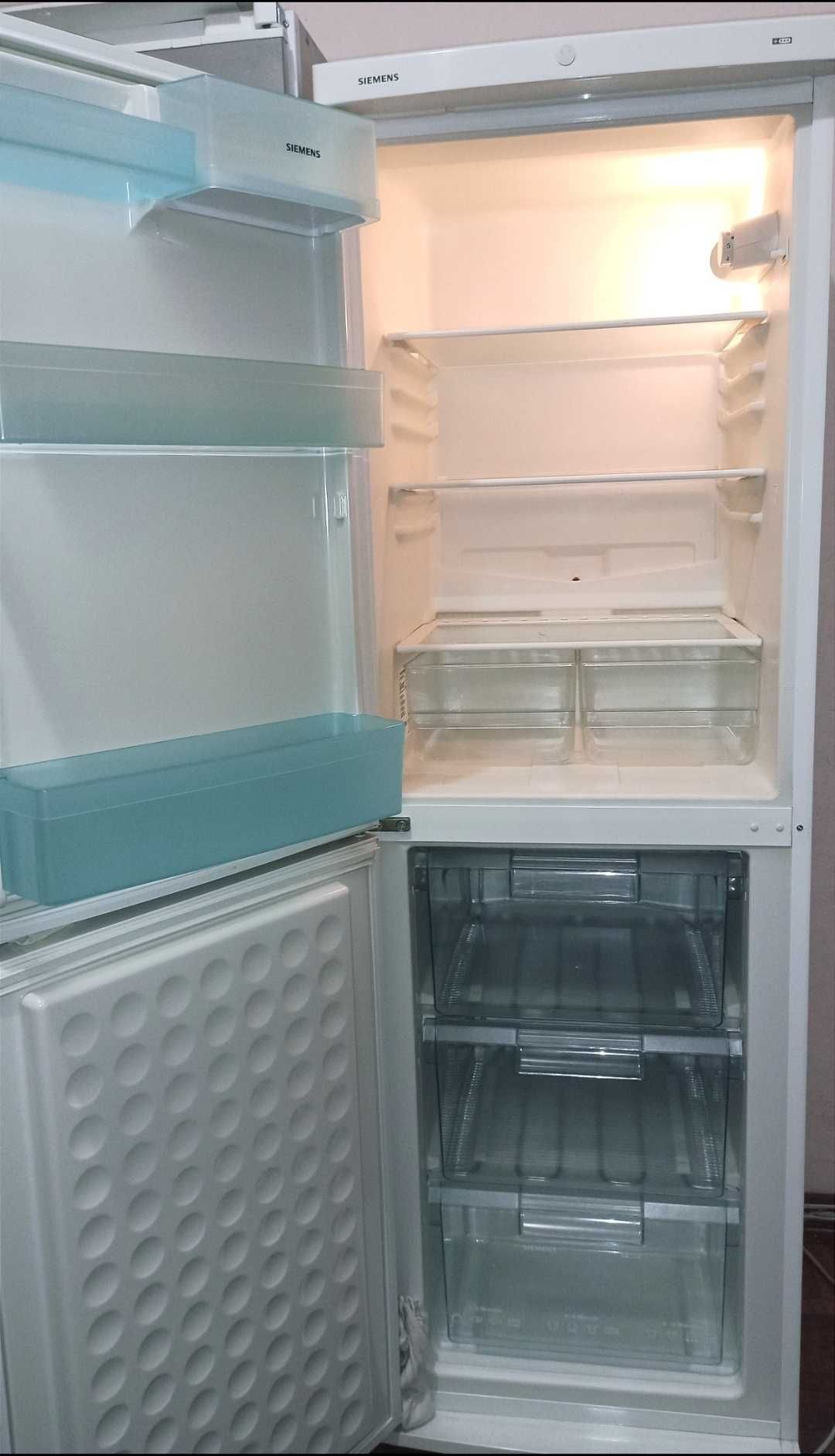 Холодильник 2-камерний, німецький, Siemens, білий, 269л,стан ідеальний