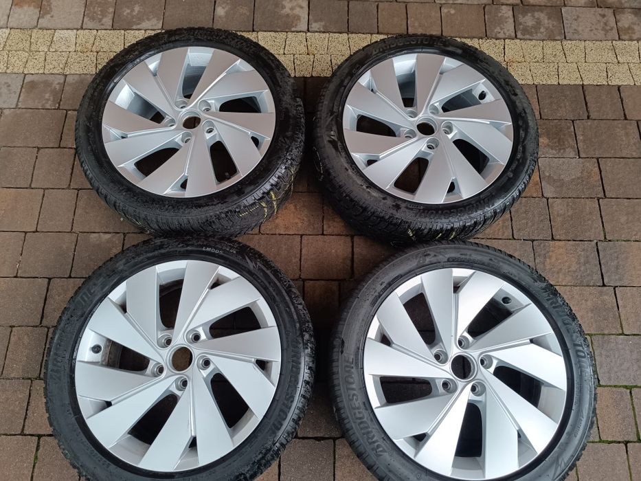 Koła Golf 8 17 Bridgestone Blizzak LM005 zimowe 205/50 R17