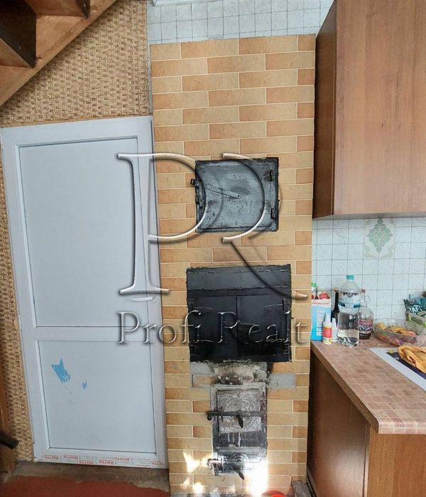 Продаж дачного будинку з ділянкою в с. Іванковичи