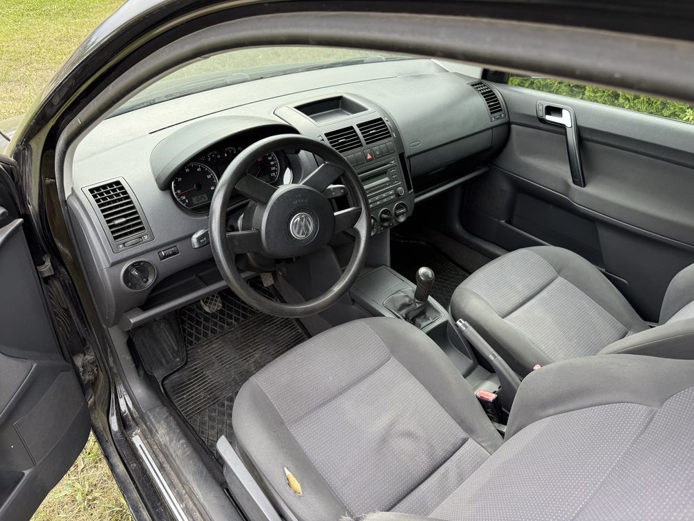 Vw polo 1.0 benzyna 16 lat w jednych  rekach klima