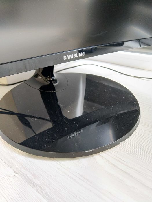 Монітор SAMSUNG C27F390 27 НЕробочий, на запчастини!