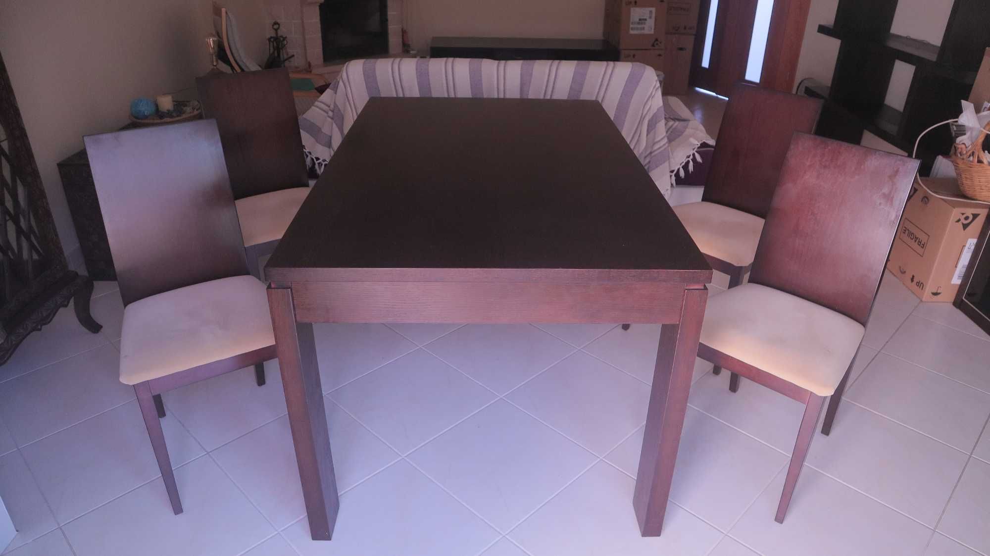 Sala de Jantar Completa – Elegância e Praticidade