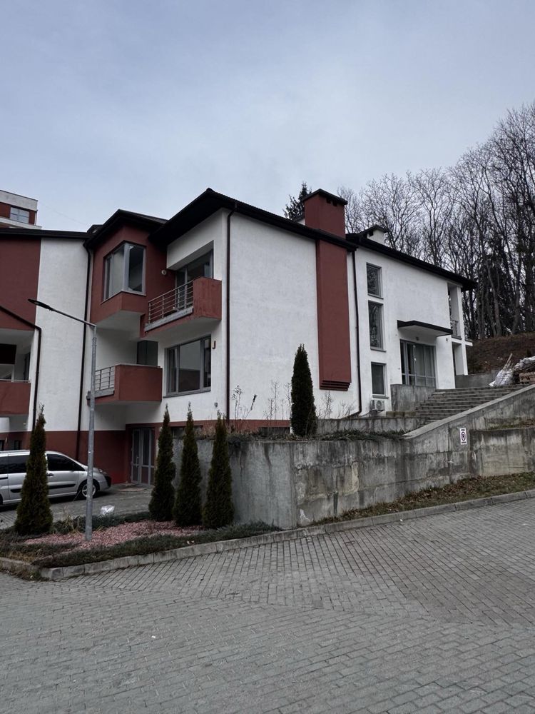 Продаж половини котеджу на Бойківській