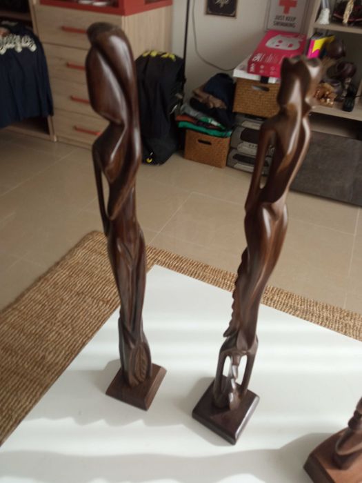 Figuras africanas de madeira