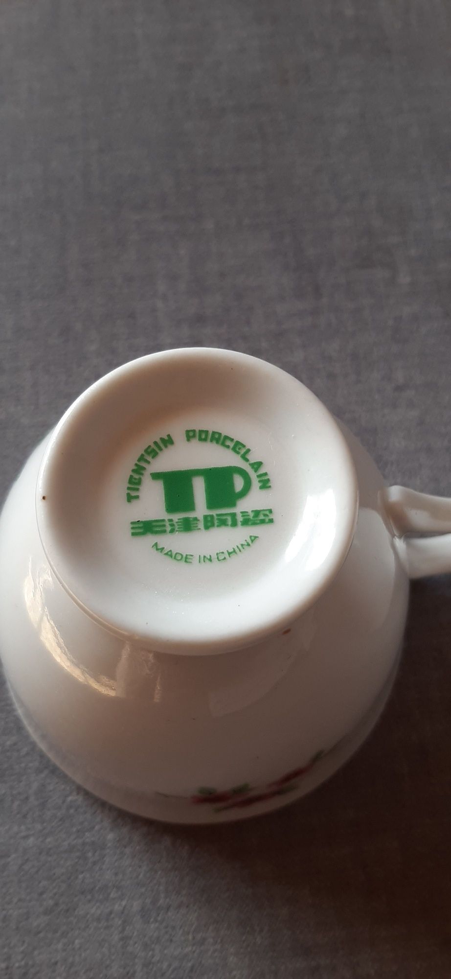 Chińskie filiżanki z porcelany.