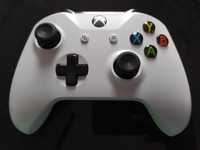Pad kontroler od konsoli Xbox One Series S X biały jak nowy