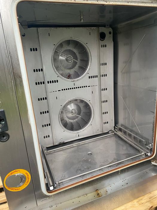 WIESHEU PIEC konwekcyjno-parowy 2013r Backofen+ wkład z blachami