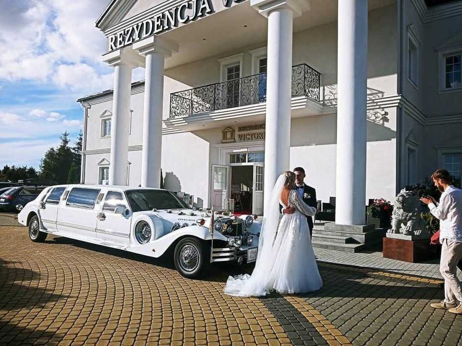 Auto samochód do ślubu limuzyna retro ford mustang cabrio mercedes