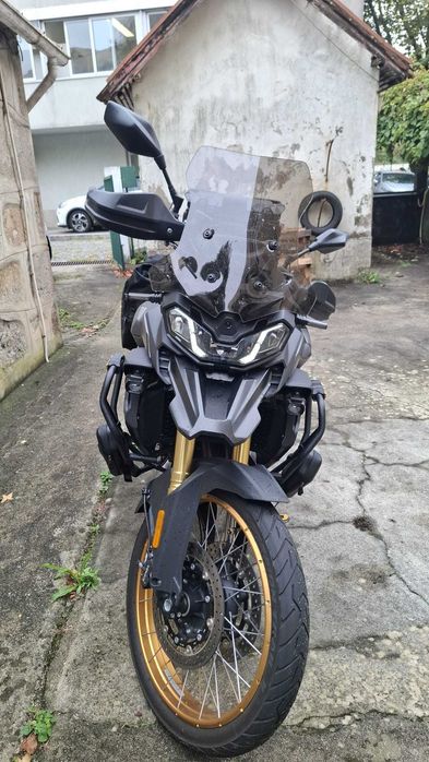 VOGE 900 DSX 2025 + SHAD TR40 + Topcase 55l